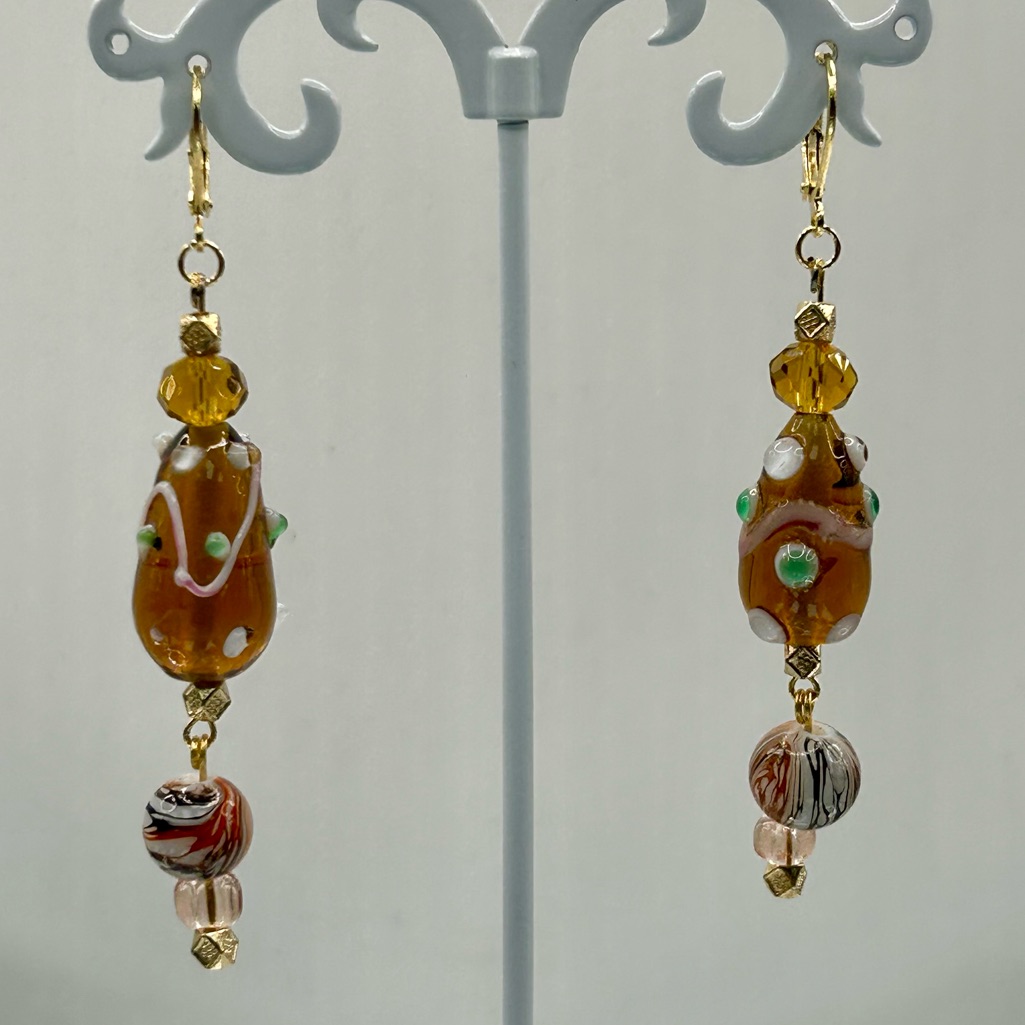 Wedding Cake Crystal Glass Beaded Earrings 25$